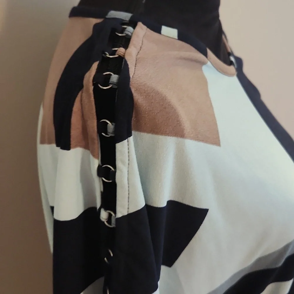 Geometric Top - Picture 3 of 4